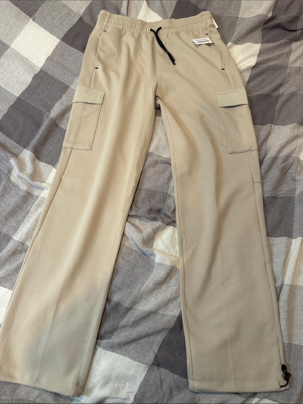 NWT Old Navy Men’s Dynamic Fleece Cargo Joggers Small Beige Tan